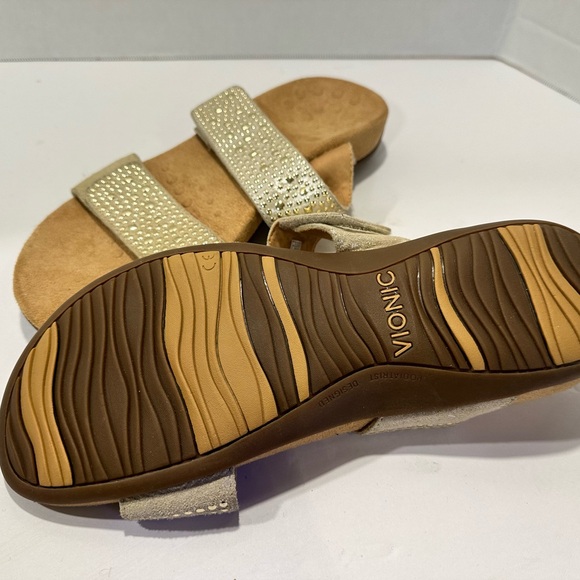Vionic SAMOA Gold adjustable Sandals W8. NWOT only tried on inside - Picture 4 of 4